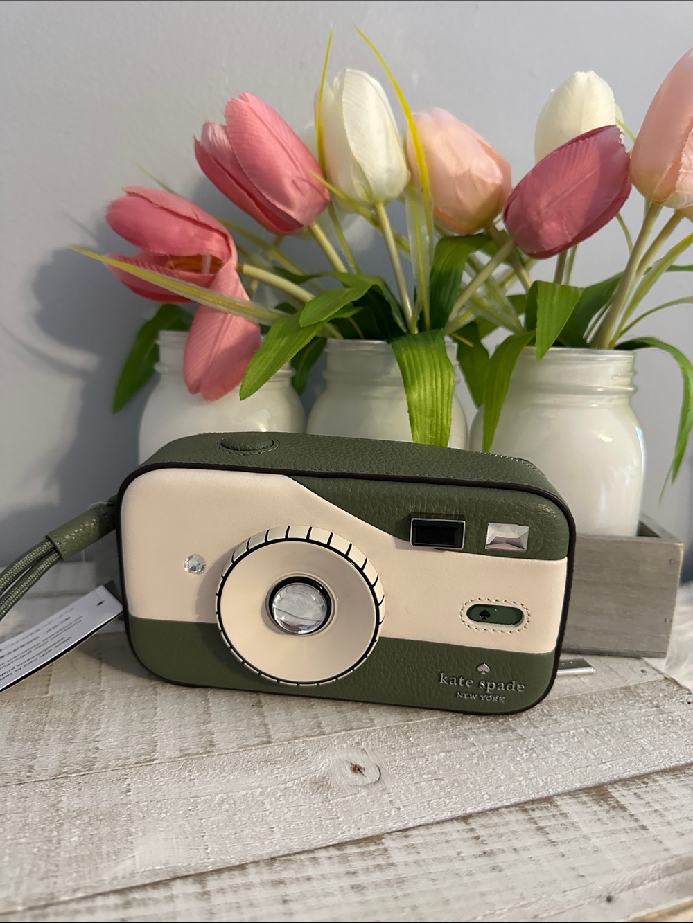 Nwt Kate spade picture this 3d camera wristlet - Picture 1 of 11